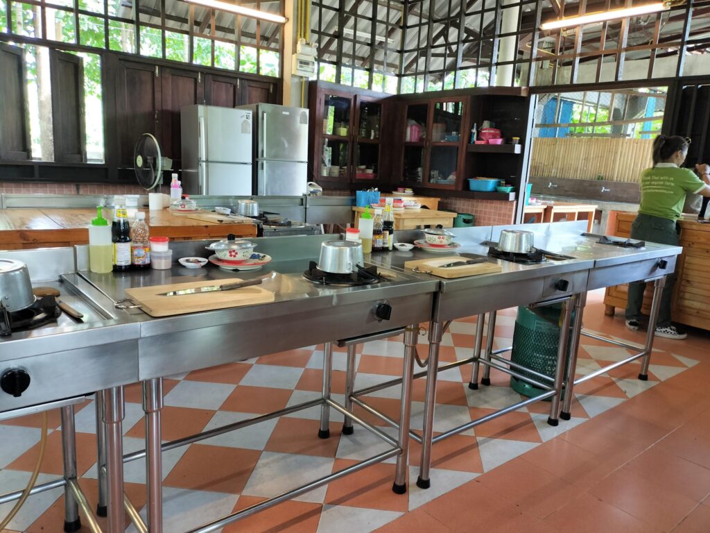 筆者A撮影:Thai Farm Cooking Schoolのキッチンの様子