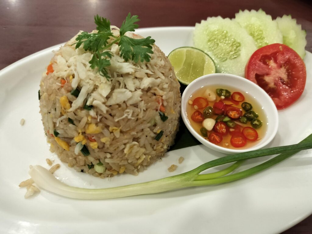 筆者A撮影:ハローソーラオのチャーハン(タイ・チェンマイ)