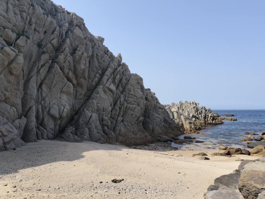 筆者A撮影:玄界島大浜あたりの天然岩