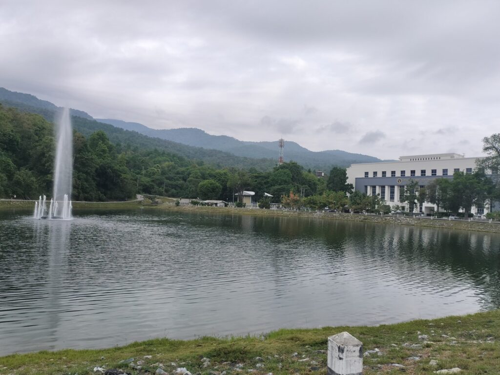 チェンマイ大学法学部の前にある池エリア2(筆者A撮影) チェンマイ大学法学部の前にある池エリア2(筆者A撮影)