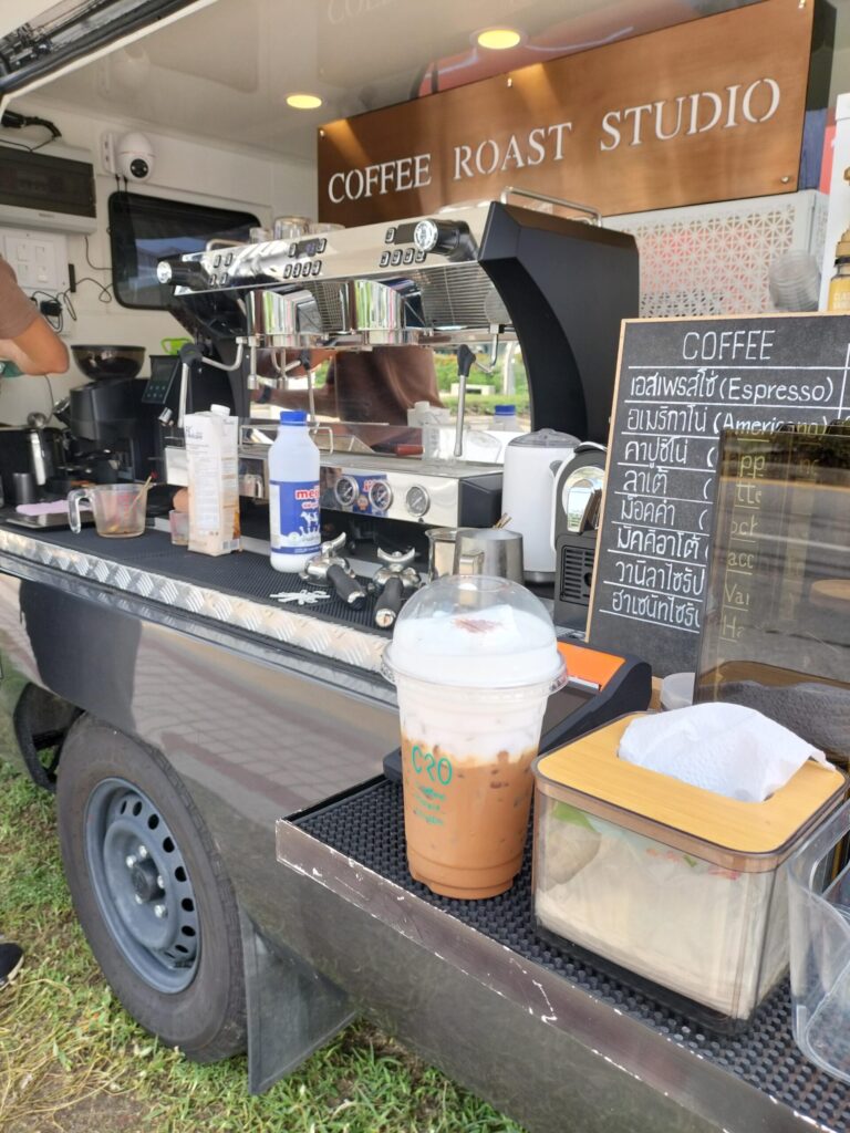 チェンマイコーヒーローストスタジオ Coffee Roast Studio(筆者A撮影) チェンマイコーヒーローストスタジオ Coffee Roast Studio(筆者A撮影)