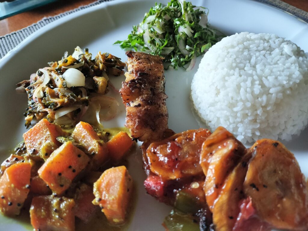 Jetwing Ayurveda Pavilions Negombo(ジェットウィング・アユルヴェーダ・パビリオンズネゴンボ)のとあるお昼のメンイ(筆者A撮影) Jetwing Ayurveda Pavilions Negombo(ジェットウィング・アユルヴェーダ・パビリオンズネゴンボ)のとあるお昼のメンイ(筆者A撮影)