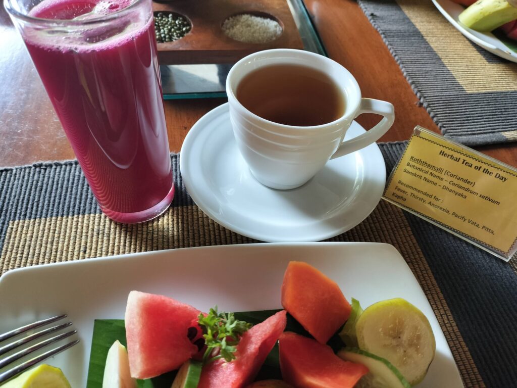 Jetwing Ayurveda Pavilions Negombo(ジェットウィング・アユルヴェーダ・パビリオンズ ネゴンボ)朝食一部紹介。この他にメンイもあります。(筆者A撮影) Jetwing Ayurveda Pavilions Negombo(ジェットウィング・アユルヴェーダ・パビリオンズ ネゴンボ)朝食一部紹介。この他にメインもあります。(筆者A撮影)