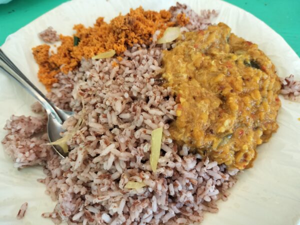 Matara Gedera マタラ・ゲデラ ローカル・スリランカレー衝撃100円(筆者A撮影)